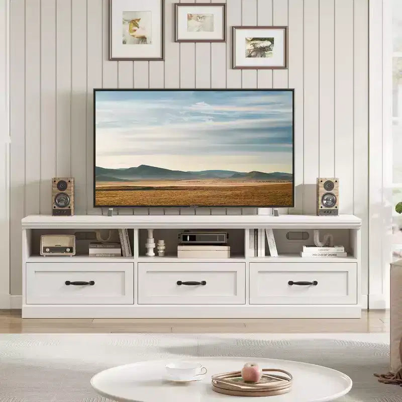 Meuble TV de style Mid-Century avec tiroirs et étagères ouvertes – 70 pouces