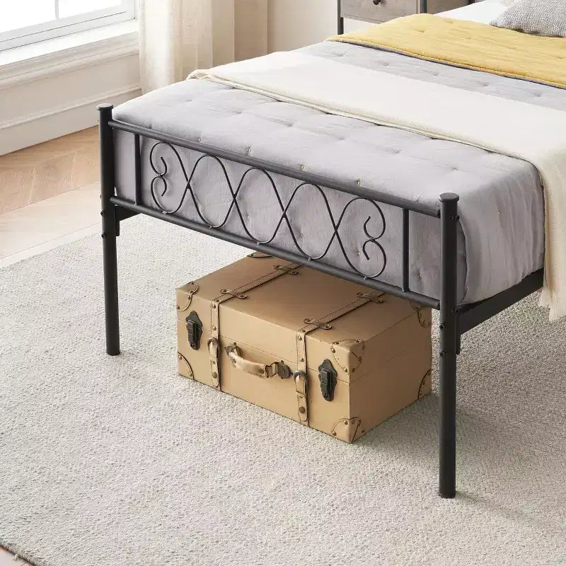 Struttura letto a piattaforma in metallo per letto singolo con testiera e pediera