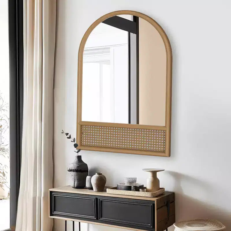 Specchio a muro ad arco con cornice in legno di rattan, 91x61 cm, marrone