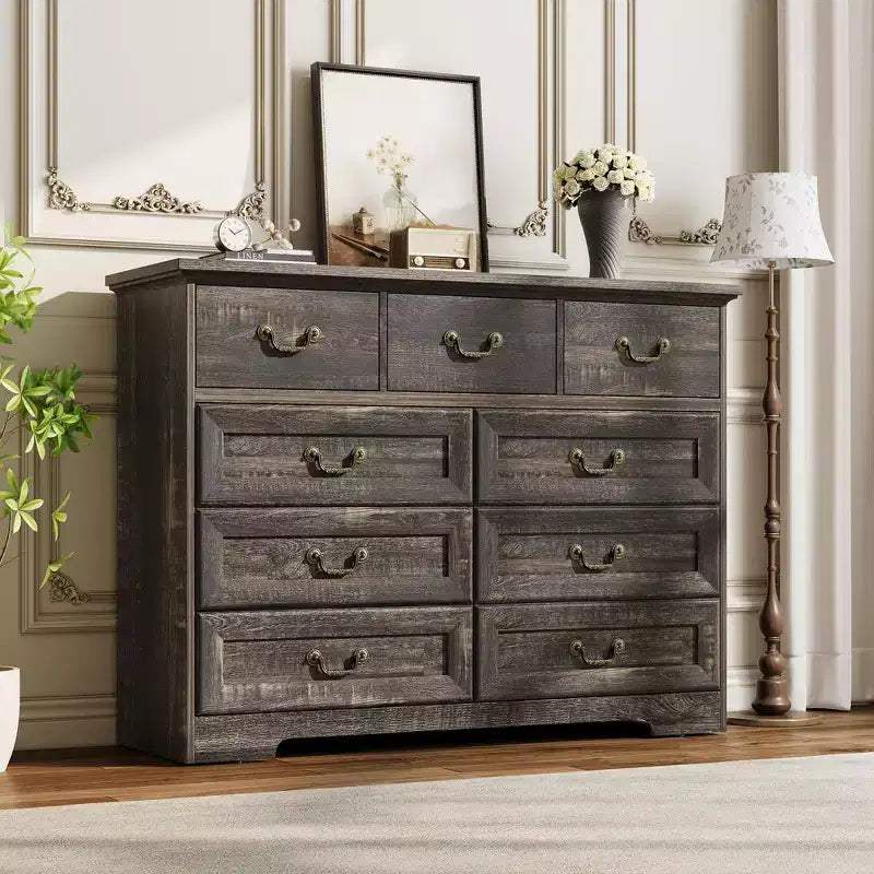 Commode de ferme à 9 tiroirs avec finition en bois vieilli