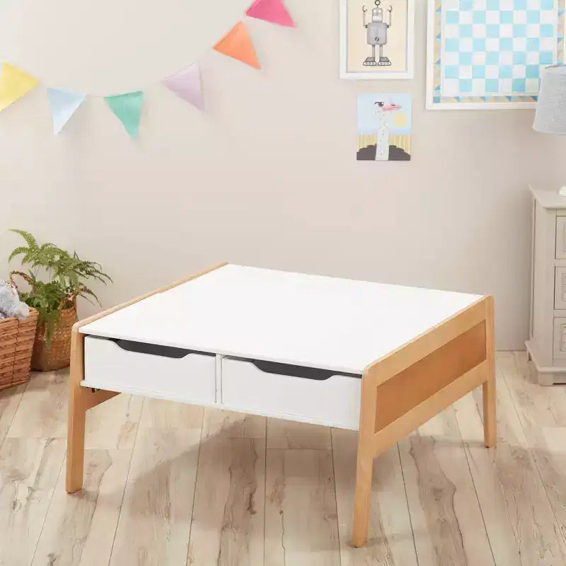 Tavolo in legno per arte e attività con contenitori