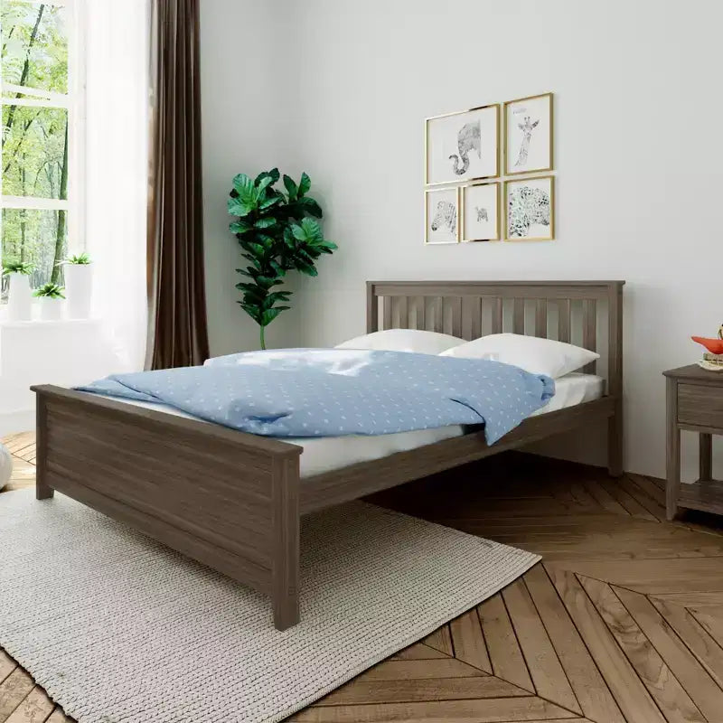 Struttura letto matrimoniale in legno massello con testiera a doghe